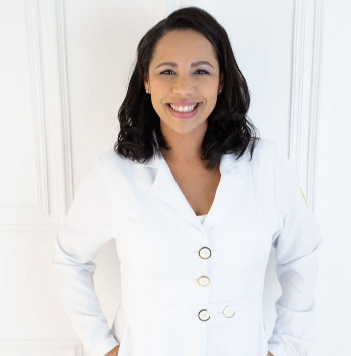 Dra. Thais Andrade lacerda