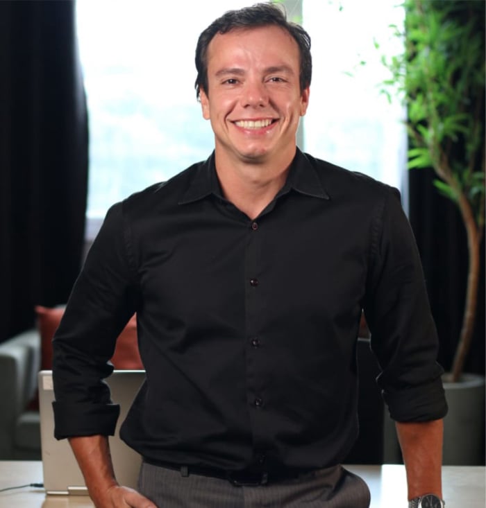 Dr. Tito Macri